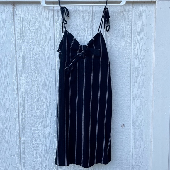 Black Billabong sundress with stripes - Picture 7 of 7